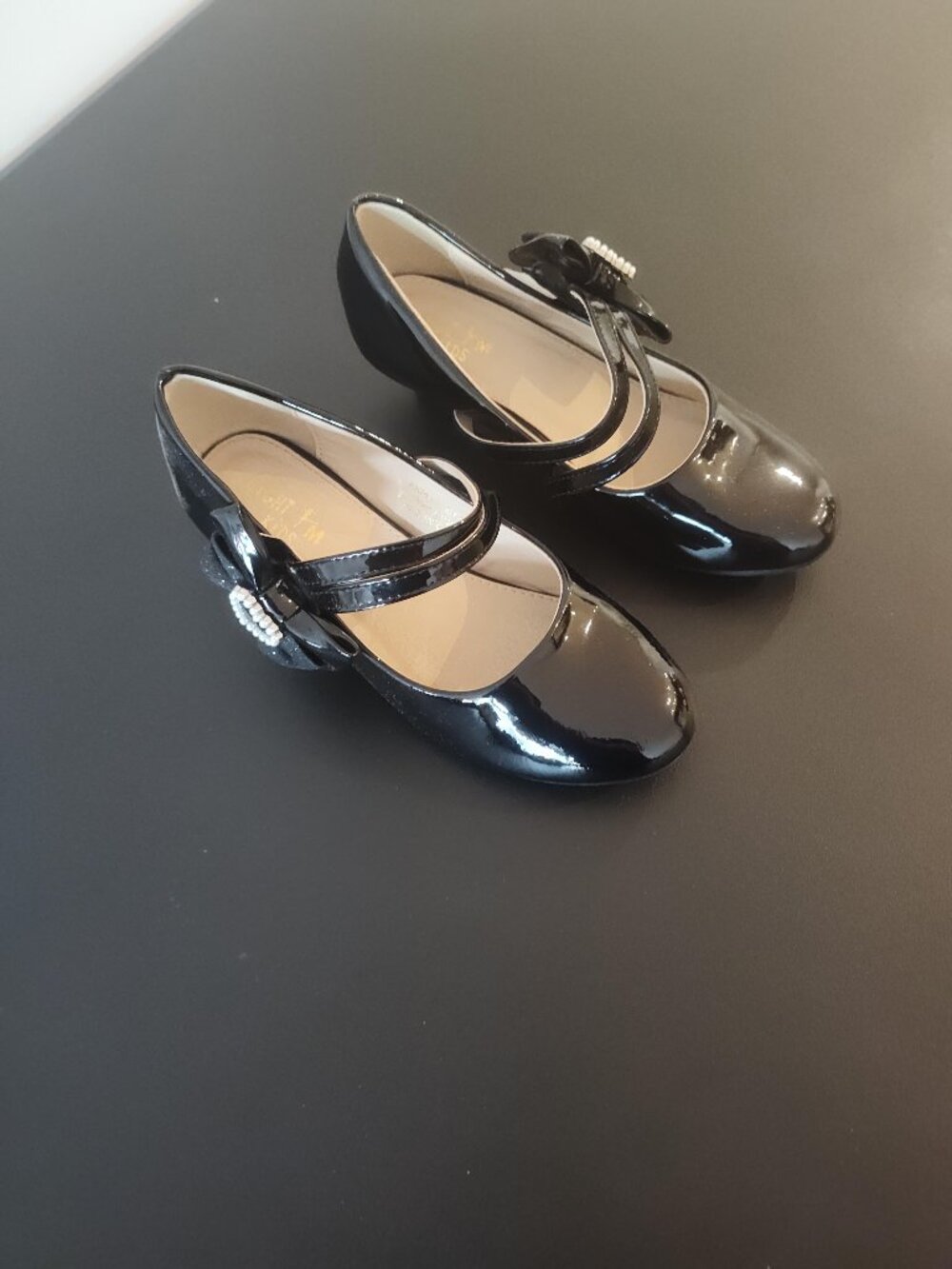 girls dress shoes wil small chunk heel